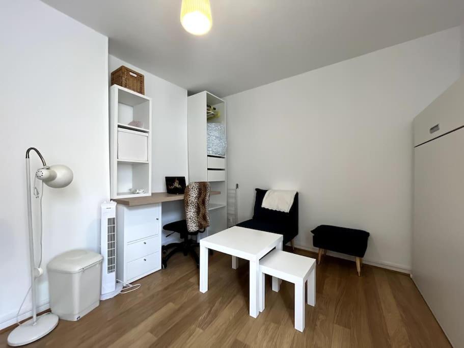 Le Studio Des Sablons-2 Pers-150M Place Du Marche Fontainebleau Extérieur photo