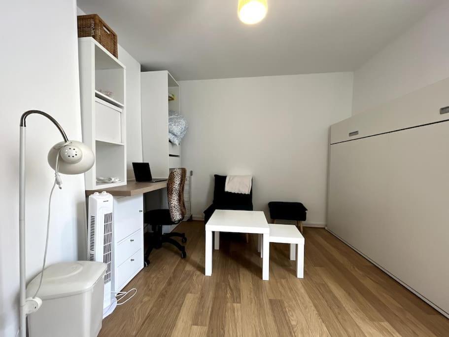 Le Studio Des Sablons-2 Pers-150M Place Du Marche Fontainebleau Extérieur photo